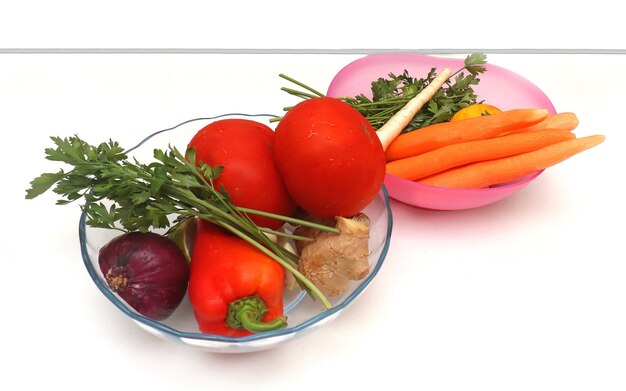 Pestrofarebné suroviny v miske